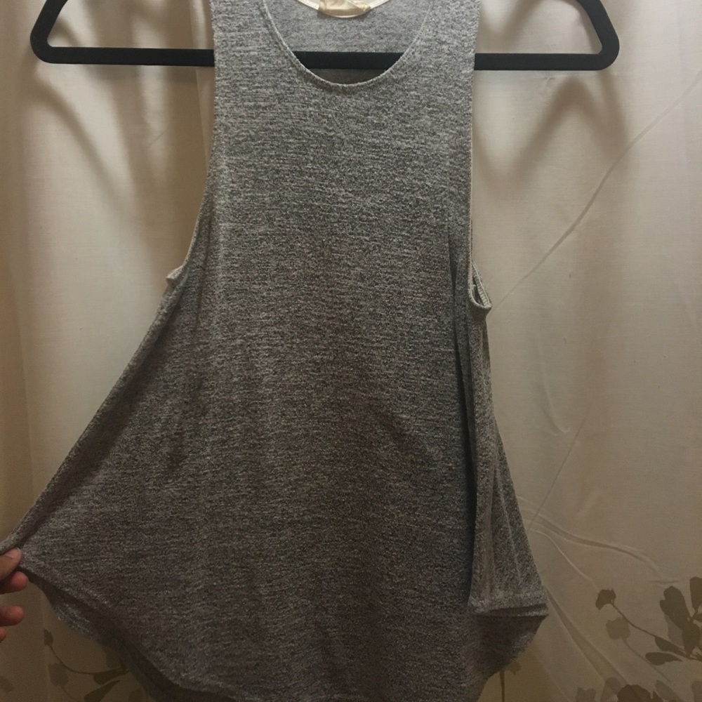 ARITZIA TANK TOP